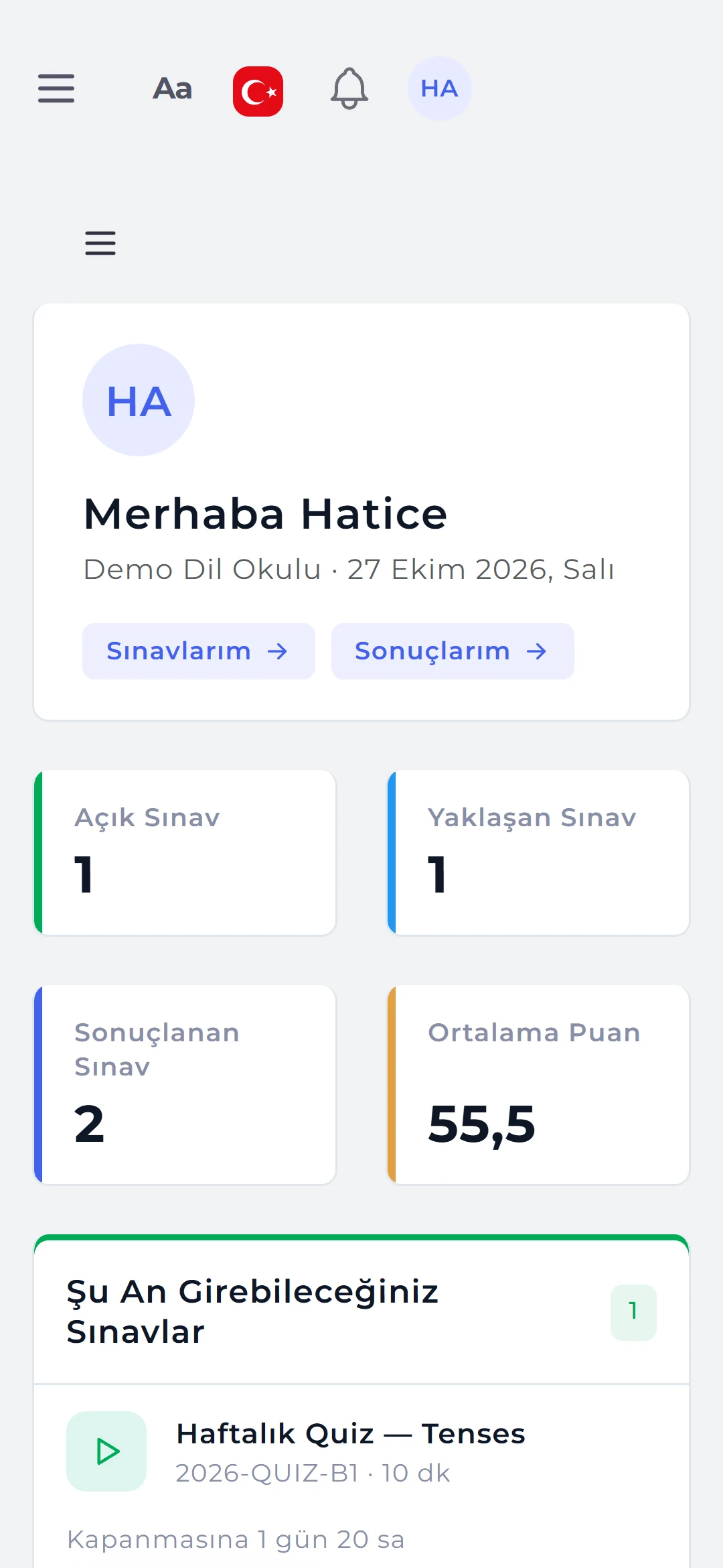 Öğrenci paneli telefonda: girilebilen ve yaklaşan sınavlar, sonuçlanan sınav ve ortalama puan.